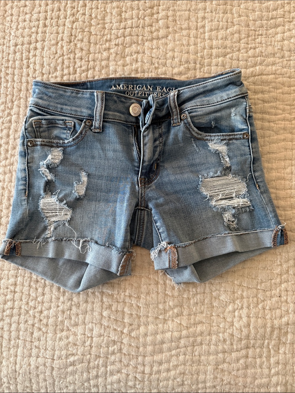 American Eagle Outfitters Ripped Light Blue Denim Shorts Midi Size 0